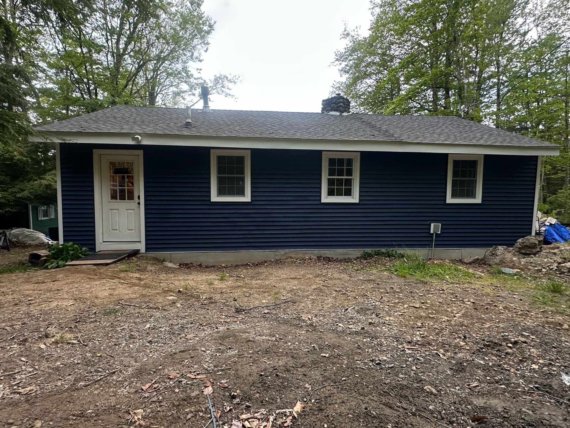 Ranch cottage vinyl siding installation lakefront property, MA