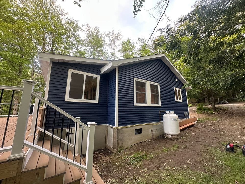 Navy lakeside cottage, Stoddard, NH